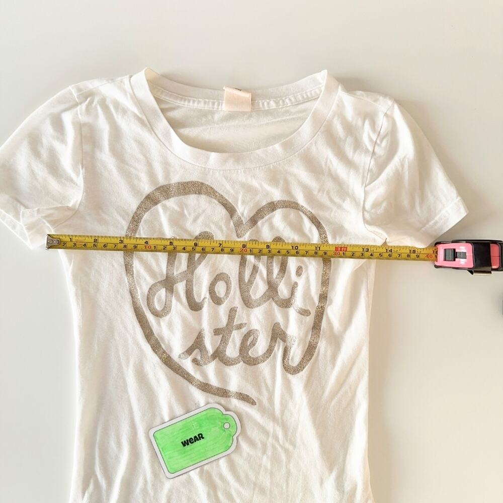 Y2K Hollister Glitter Heart Graphic Baby Tee White Fitted Spellout Shirt XS - Picture 8 of 9